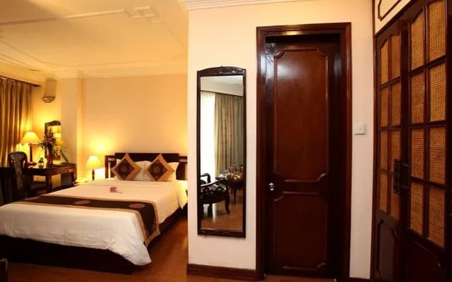 Saigon Hotel - photo 4
