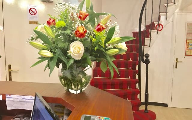Amadeus Hotel - photo 2