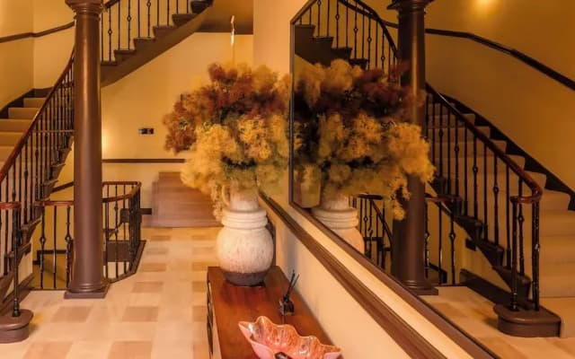 3 Johns Place Townhouse - photo 2