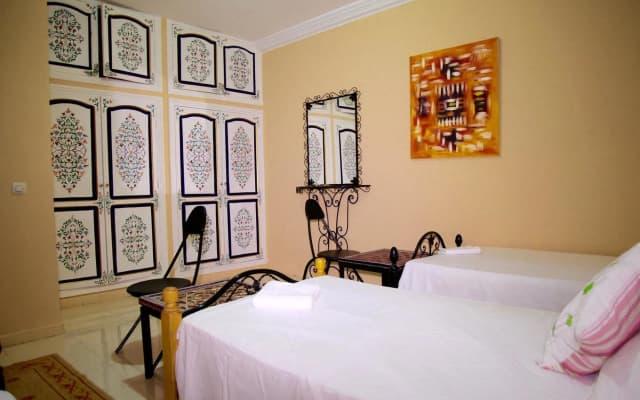 Hostel Villa Red City - photo 4