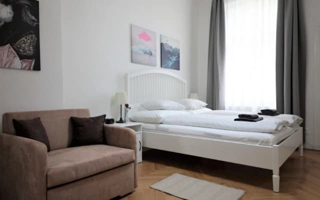 City Castle Aparthotel - photo 3