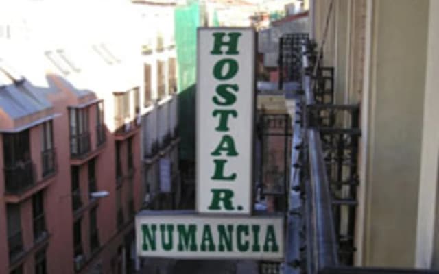 Hostal Numancia - photo 4