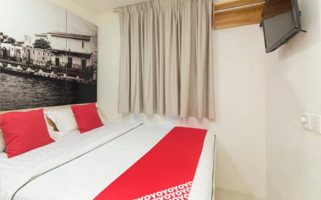 OYO 324 Johnshun Hotel - photo 2