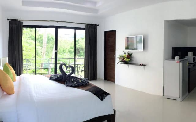 The Seashore Kamala Service Apartment - photo 4