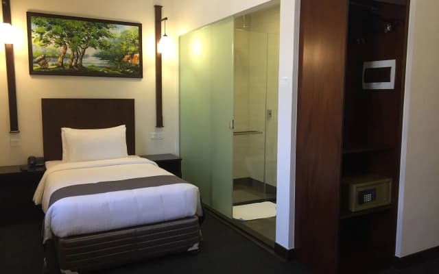 Hotel Nippon Colombo - photo 4