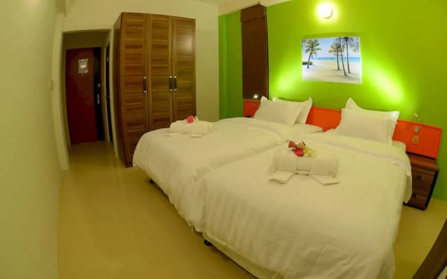 SeaHouse TopDeck Hotel Maldives - photo 4