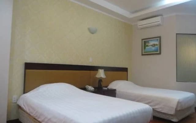 Dien Luc Bai Chay Hotel - photo 4