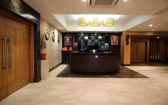 Sam Surya Hotel - photo 5