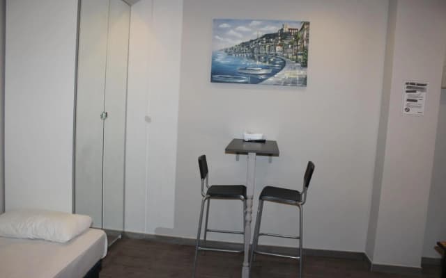Bcn Condal Hostal - photo 4