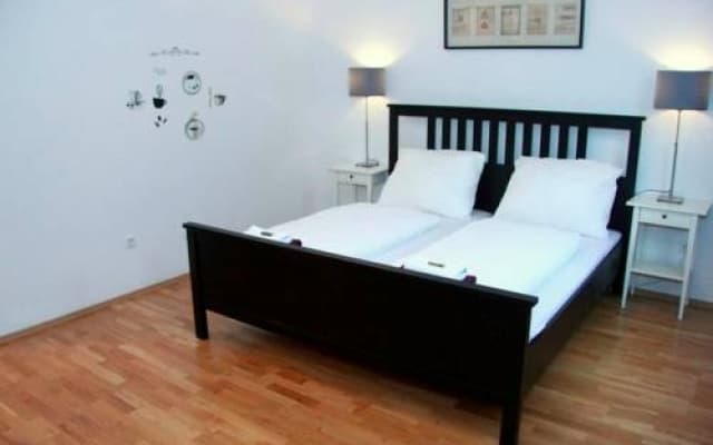 Livingston Apartment Studio - photo 5