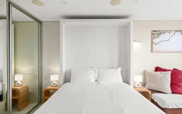Bondi Studio Apartment With Pool & Rooftop Views - photo 3