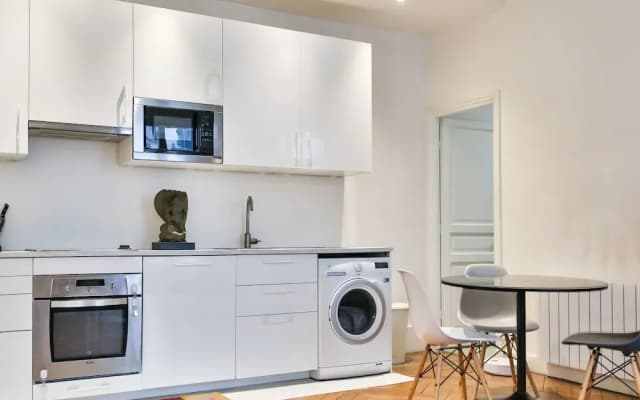 Secret Villiers I Stylish 2 Bed Apt in Villiers - photo 5