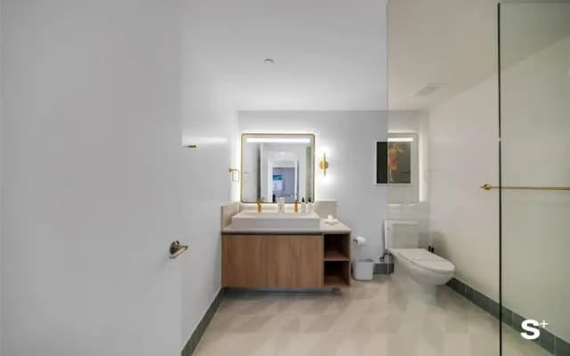 City Luxe Retreat Modern 2-BR - photo 4