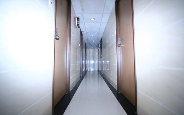 H.K Commercial Inn - photo 4