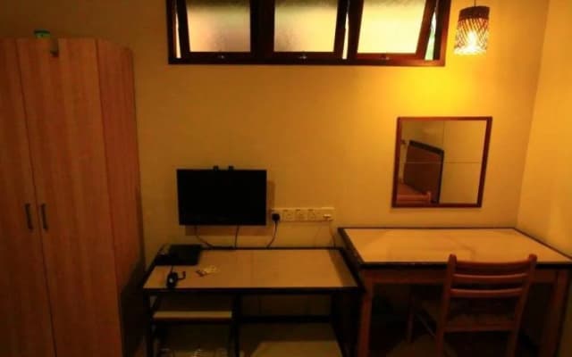 Six Villa Inn - photo 2