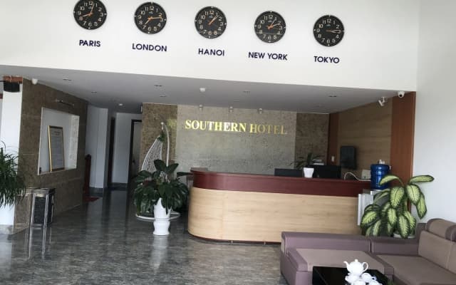 Southern Hotel - photo 2