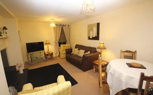 Silver Lining - St Patrick Sq Apartment - photo 5