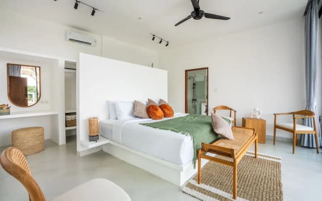 Villa Ozkar - Elegant 3 Bedroom Villa with Pool & Sunset Terrace - photo 5
