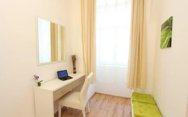 Vienna Star Apartments Czerningasse 22 - photo 3