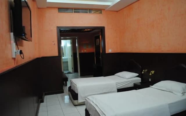 Pacific Hotel Llc - photo 4
