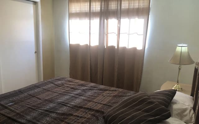 Comfy 3 Bedroom Home - photo 2