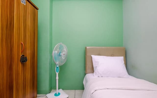 Minimalist And Cozy Style 2Br At Green Pramuka City Apartment - photo 3