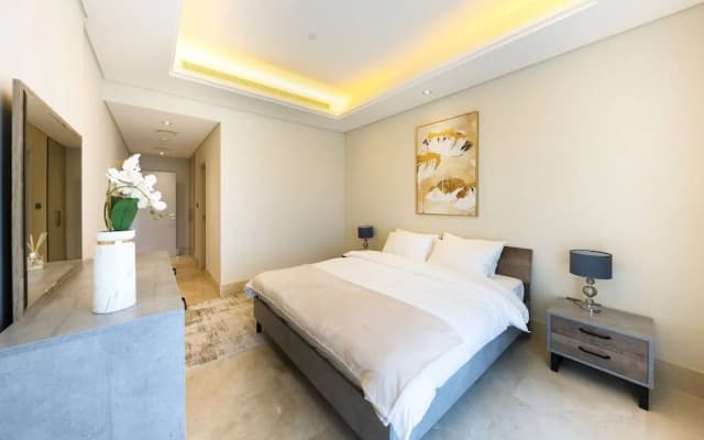Spacious beachfront 2 bedroom apartment - photo 4