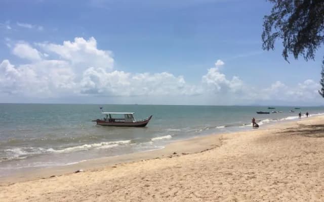 By The Sea Batu Ferringghi Luxury Holiday Suite - photo 5
