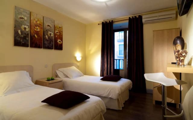THC Hostal Bergantin - photo 3