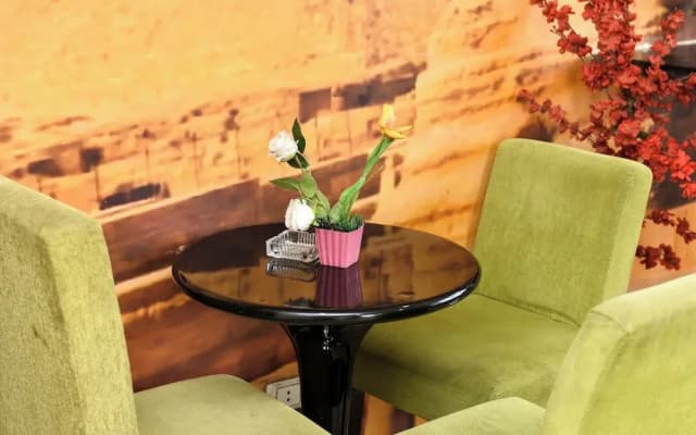 lora Altahrir hotel - photo 2