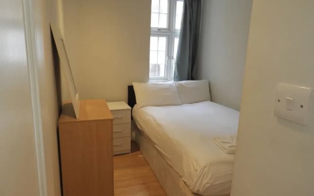 2 Beds Harrods Apartments - photo 3
