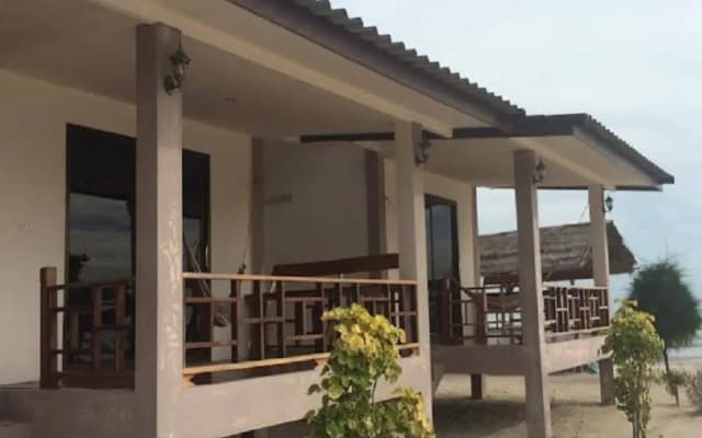 Seaview Rainbow Bungalow - photo 3