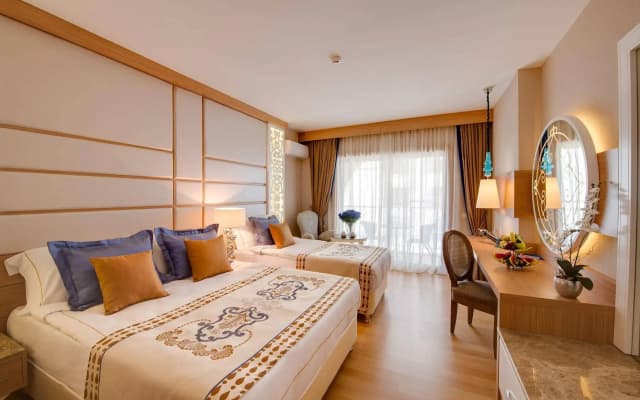 Quattro Beach Spa & Resort Hotel - photo 5