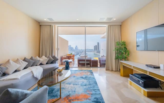 DXB - Five - 41006 - PJ - photo 3