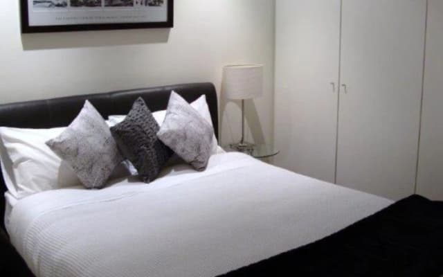 About Melbourne Apartments - photo 4
