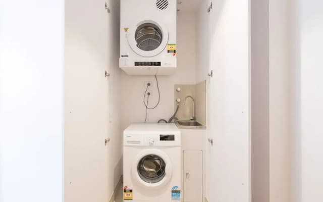 Modern Apartment in Darling Harbour - photo 2
