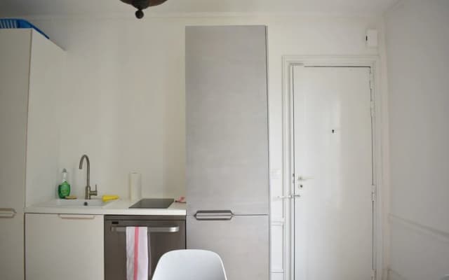 2 Bedroom Flat on Quai de Valmy - photo 4