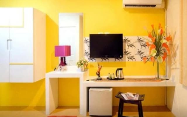 The Konnect Hotel - photo 5