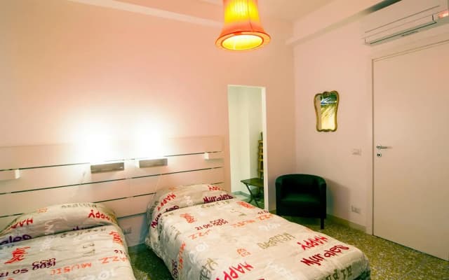 Vatican Museums Roomy Apartment - photo 2
