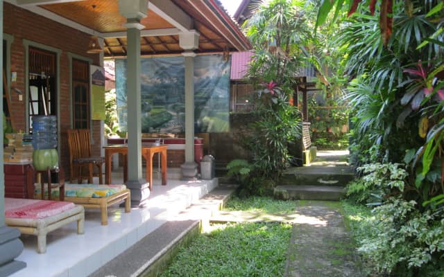 Suastika Lodge - photo 2