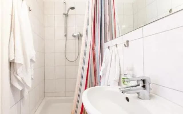 Süßes 1-Zimmer-Apartment in Kollwitzplatz-Nähe - photo 5