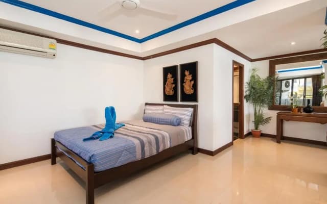 Phuket Palace Condominium by Ale - photo 2