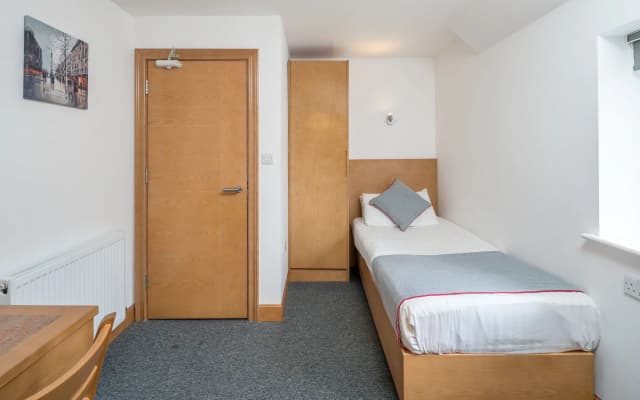 Flexistay Aparthotel Sutton - photo 4