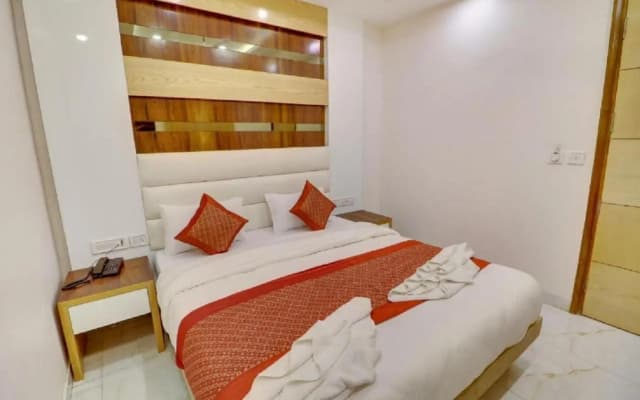 Orange Snapper Hotel - photo 2