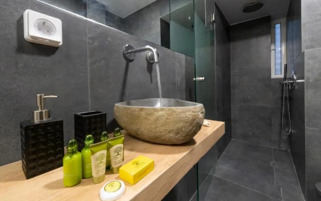 Stylish Koukaki Apartment by Cloudkeys - photo 2