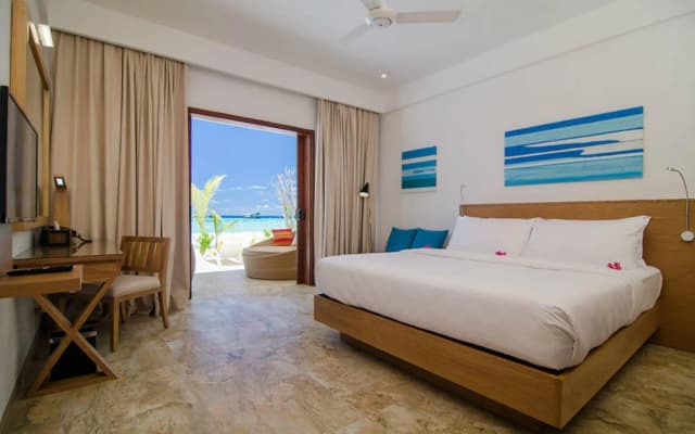 Summer Island Maldives Hotel - photo 2