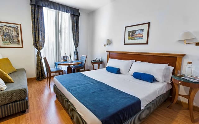 Hotel Diplomatic - photo 3