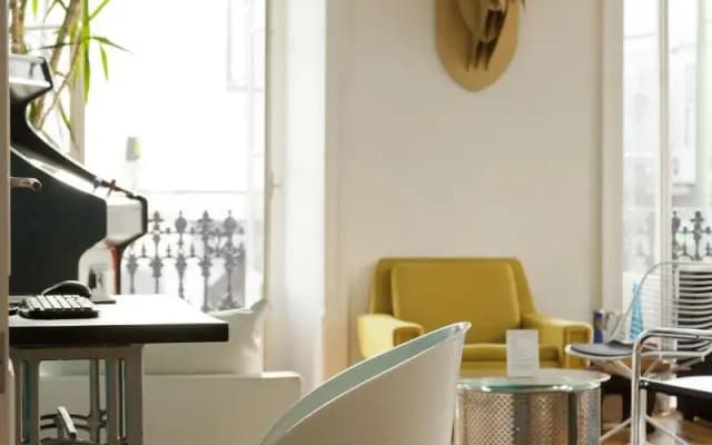 Lisbon Lounge Hostel - photo 3