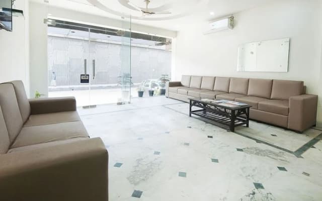 Hotel Aerodrome - photo 2