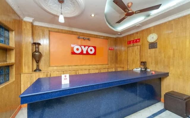 OYO 24040 SilverKey Marigold Krishna Nagar - photo 2